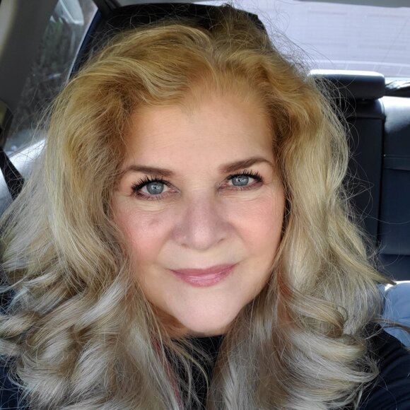 Meet your Posher, Coco - Picture 2 of 2